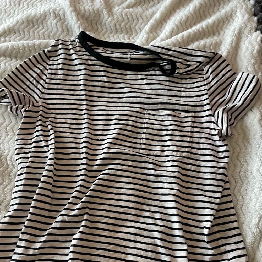 old navy flowy striped tee